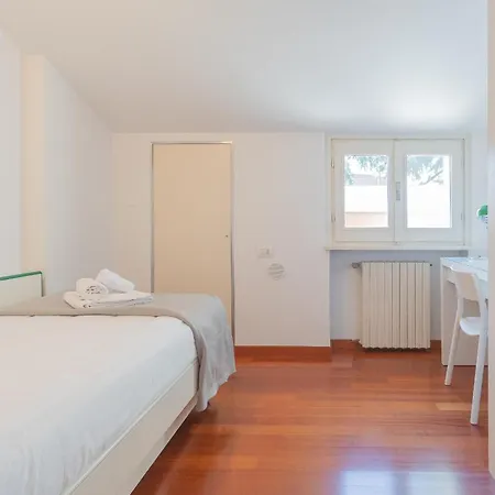 La Mansarda Apartment *