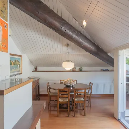 Apartment La Mansarda Como