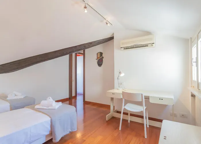 Apartament La Mansarda Como